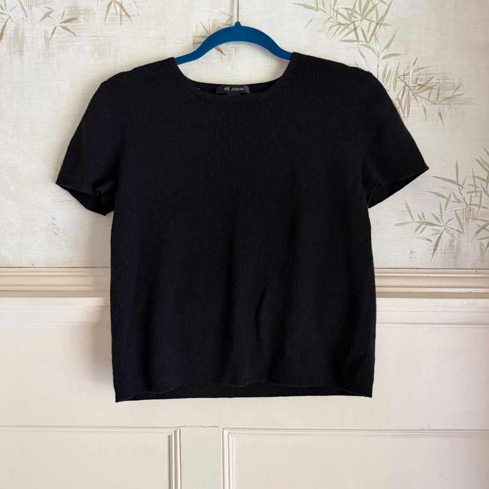 St. John Short Sleeve Wool Blend Sweater Scoop Knit Top Black L Quiet Luxury